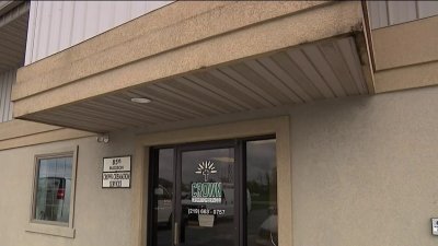 Demandan a crematorio en Crown Point por supuestos descuidos