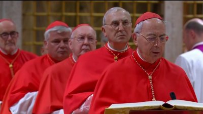 Quién estará a cargo de decir la frase: “Habemus Papam”