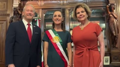 La presidenta de México recibe al nuevo embajador de EEUU, Ronald Johnson