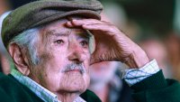 Fotografía de archivo del expresidente uruguayo José ‘Pepe’ Mujica durante un homenaje, en Montevideo (Uruguay). EFE/ Gastón Britos