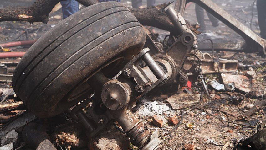 Nuevas imágenes del accidente mortal de un avión Boeing en India