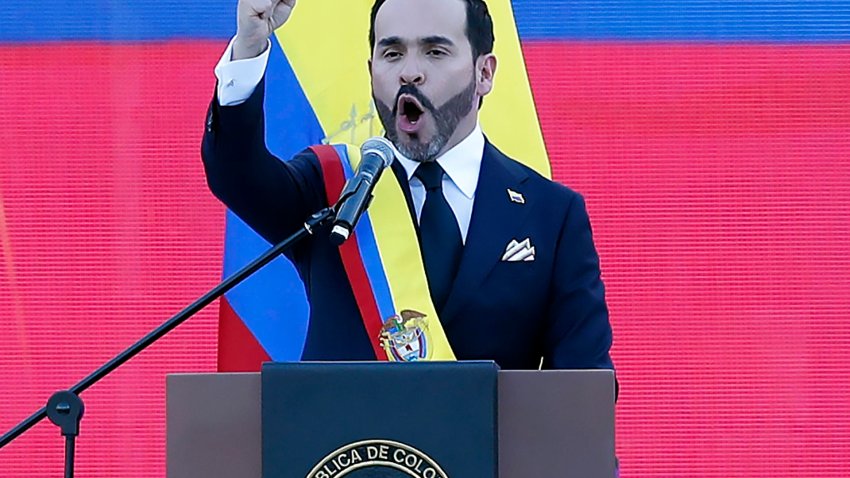 El presidente de Colombia, Abelardo de la Espriella, pronuncia un discurso donde manifestó que el país necesita una "regeneración económica que fortalezca la iniciativa privada, la inversión, la confianza y el empleo digno" en Cali (Colombia). EFE/ Ernesto Guzmán Jr