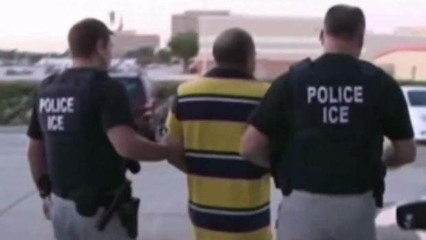 Operativo de ICE: arrestan a cientos de personas en Illinois