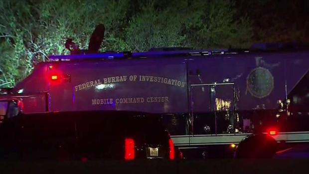 Se autodetona sospechoso de explotar paquetes en Texas