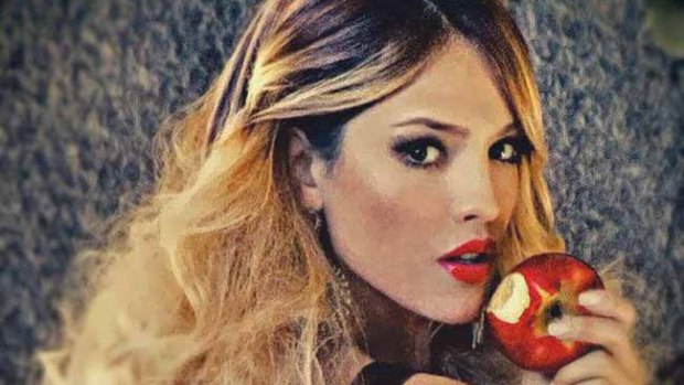 Video: Eiza González se burla de Miley Cyrus