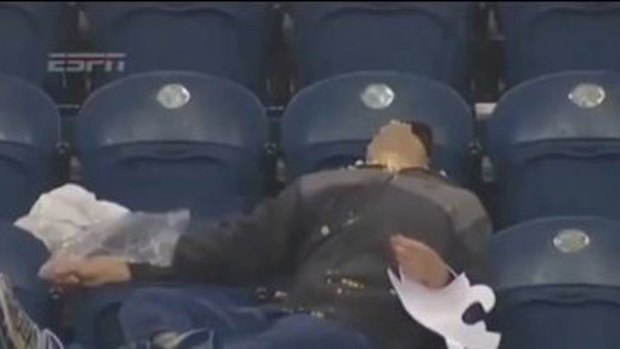Video: El espectador más aburrido del mundo