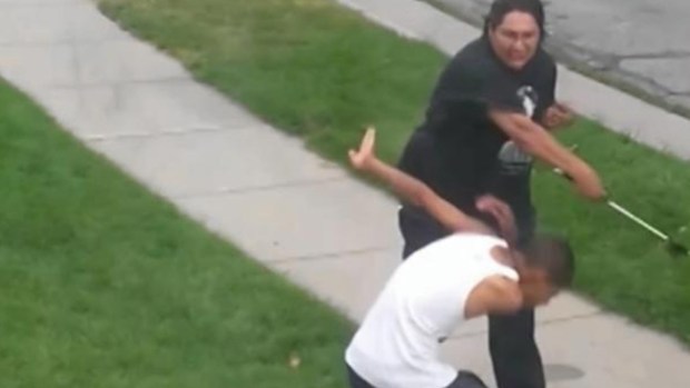 Video: Vecino furioso arremete con un hacha