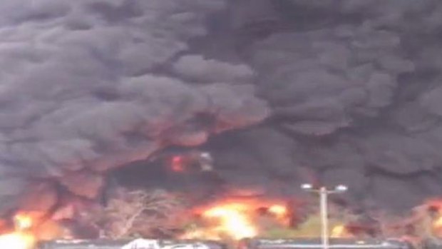 Video: Accidente de tren desata gran incendio