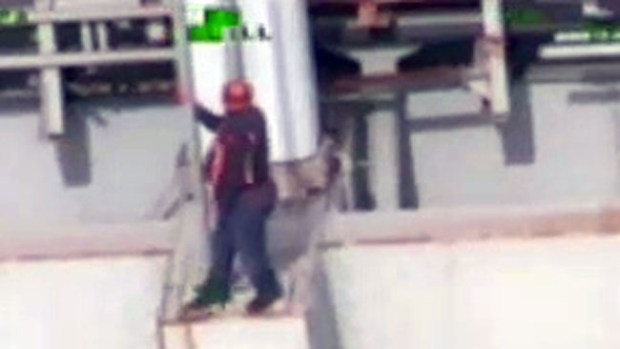 Video: Intento de suicidio en puente de NY