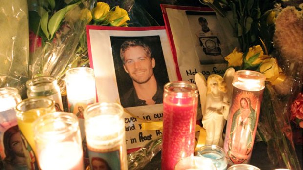 Video: Vigilia para Paul Walker y Roger Rodas