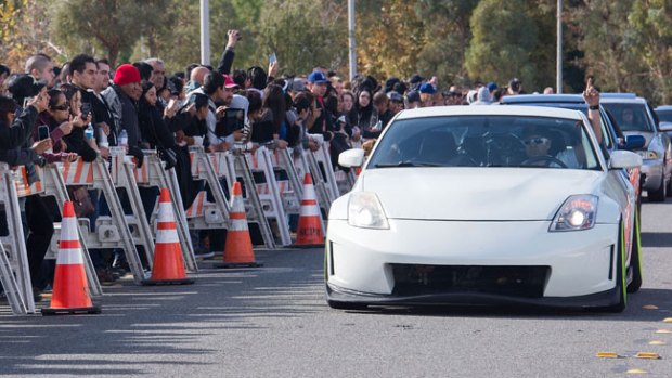 Video: Luto y velocidad en adiós a Paul Walker