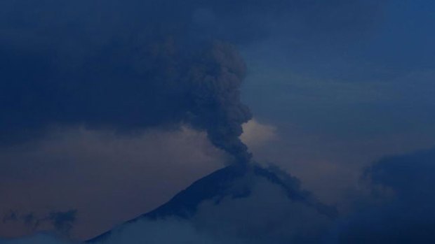Video: Explota el feroz volcán Tungurahua