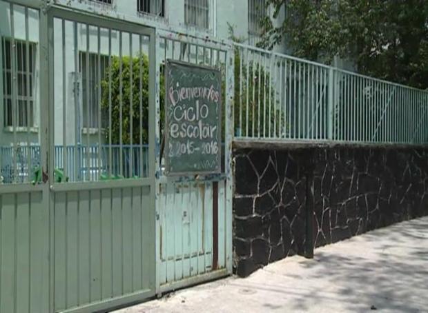 México reinicia clases entre tensiones