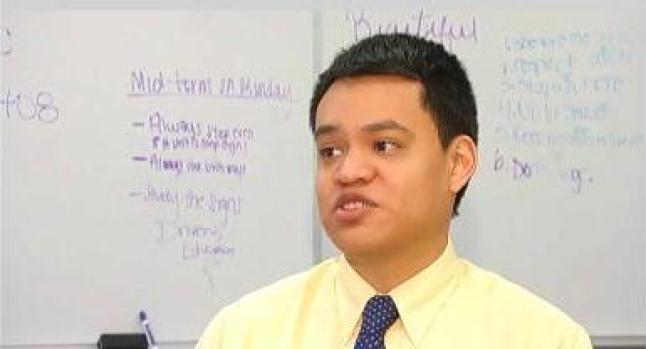 Video: Reclutan a "dreamers" para las aulas