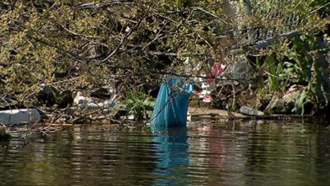 Un paso a favor del Río Chicago