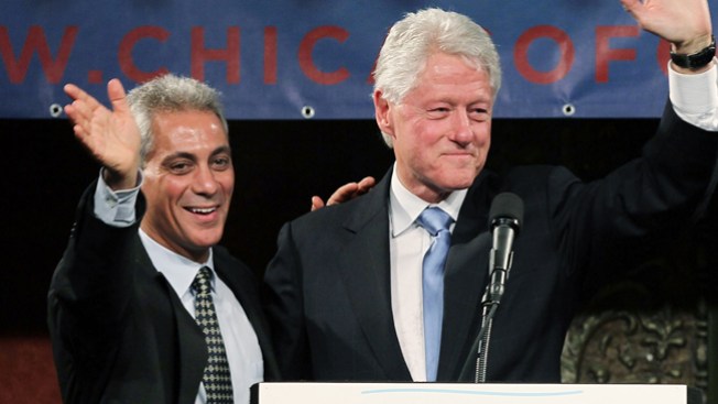 Emanuel y Clinton con ambicioso plan
