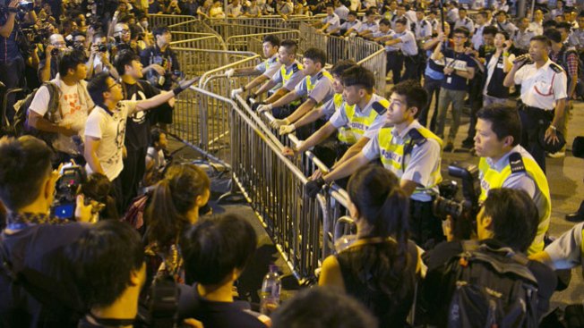 Manifestantes retan al gobierno chino