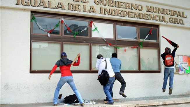 Iguala: saqueos y destrozos en tiendas