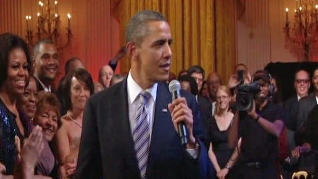 Obama impresiona cantando el blues