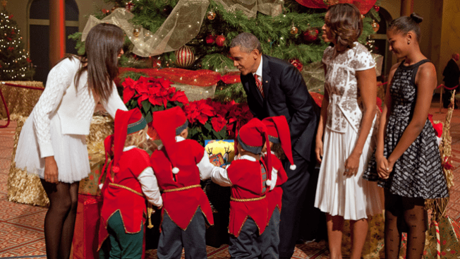 Obama inaugura la Navidad en familia