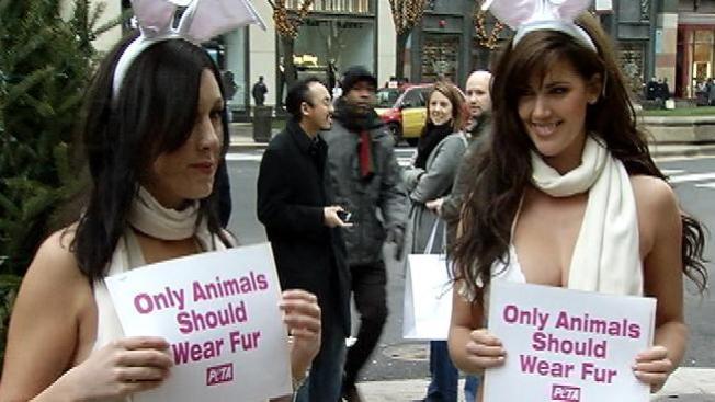 VIDEO: Mucha piel en campaña anti-pieles