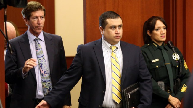 Acusan a George Zimmerman de asalto